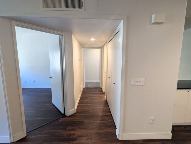 Foto del edificio - Rancho Bernardo Top Level 2 Bedroom/2 Bathroom Condo!