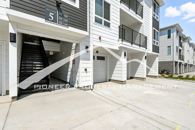 Foto del edificio - Stunning Condo with Washer/Dryer and Centr...