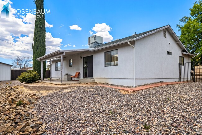 Foto del edificio - Beautiful 3-bedrooms, 2-baths home in Prescott Valley!