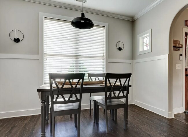 Foto del edificio - 635 The Heights Ln
