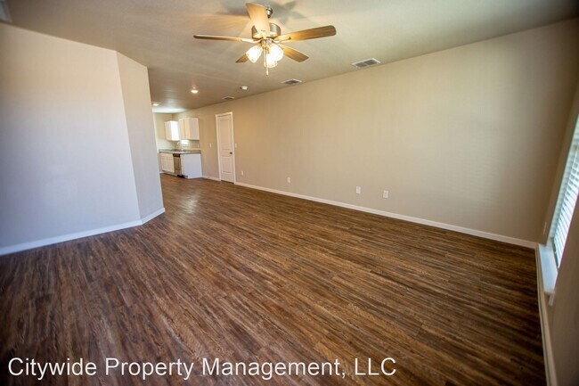 Foto del edificio - 3 br, 2 bath House - 3401 Tiffin Avenue