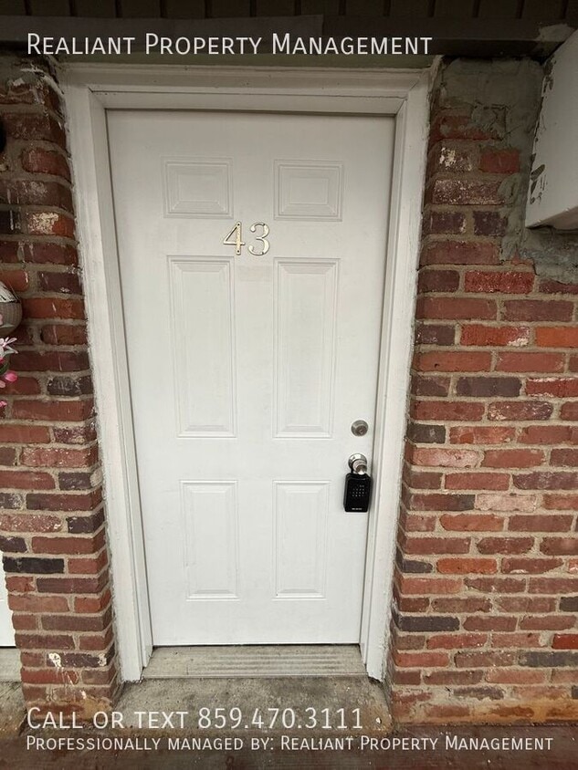 Foto principal - 2021 Cambridge Dr