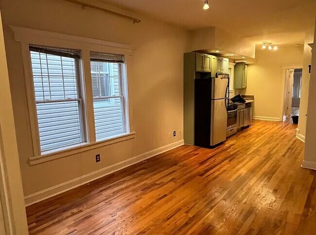 Foto del edificio - 108 Duncan Ave