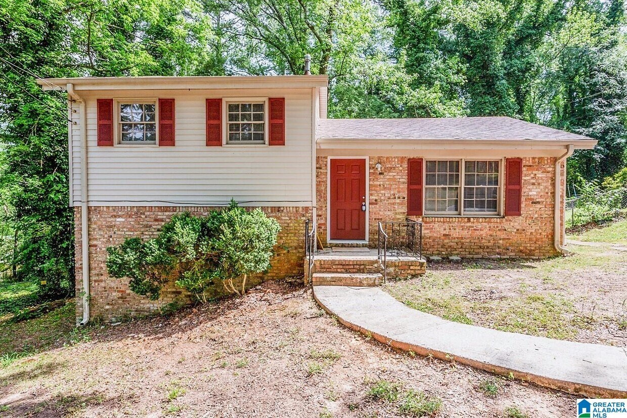 1713 Bobolink Ln NE, Center Point, AL 35215 House Rental in Center