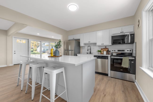 Building Photo - 1210 Gahan Dr