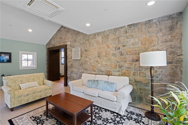 Foto del edificio - 309 Spring St