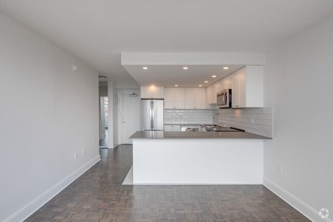 Interior Photo - 1255 Pendrell Street