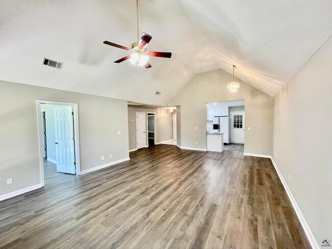 Foto del edificio - 213 Bayside Dr