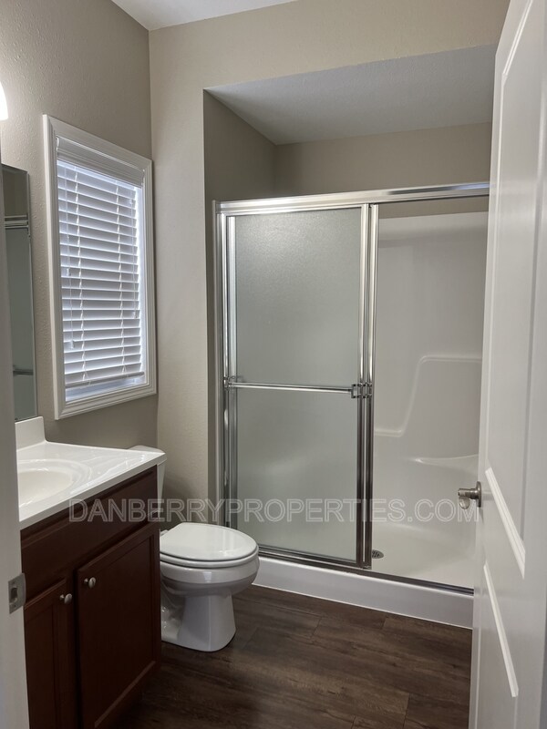 Building Photo - 1437 River Park Ln
