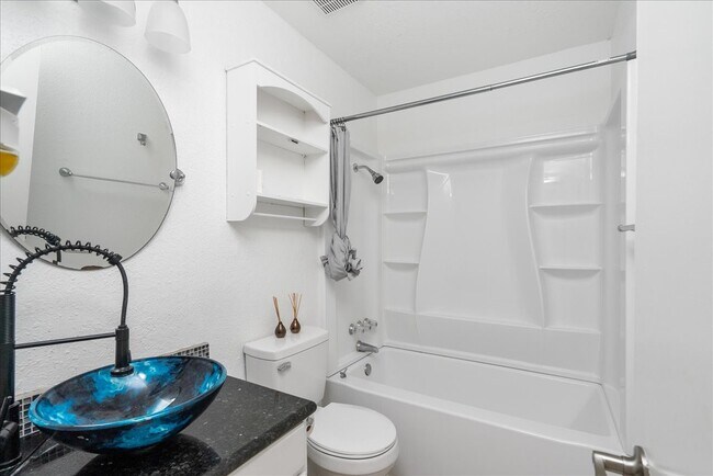 Building Photo - 2379 Briarwest Blvd