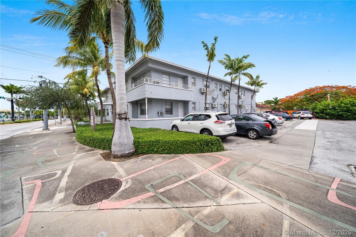 Primary Photo - 5305 Biscayne Blvd