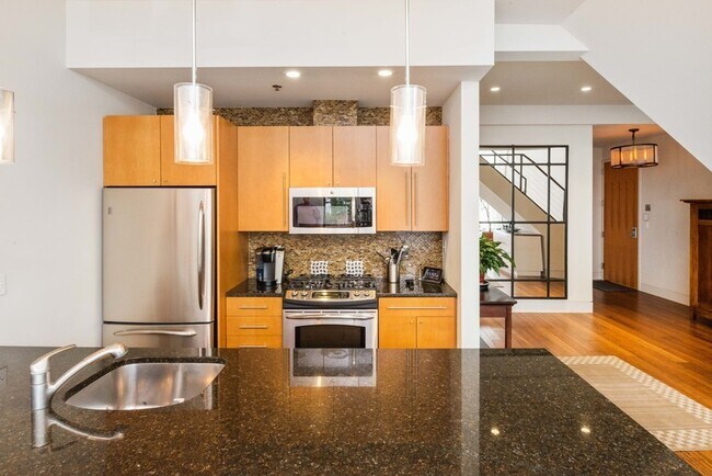 Foto del edificio - 725 Harrison Ave