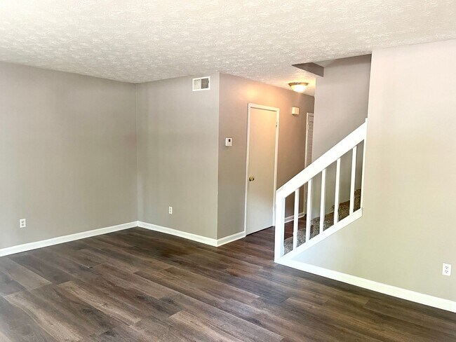 Foto del edificio - Welcome to this charming 2-bedroom, 2-bathroom townhouse located in the heart of Fayetteville, GA.