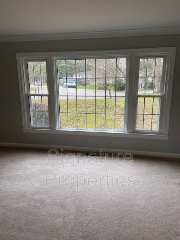 Building Photo - 1633 Kings Rd