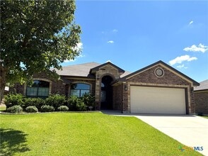 Building Photo - 2039 Rustling Oaks Dr