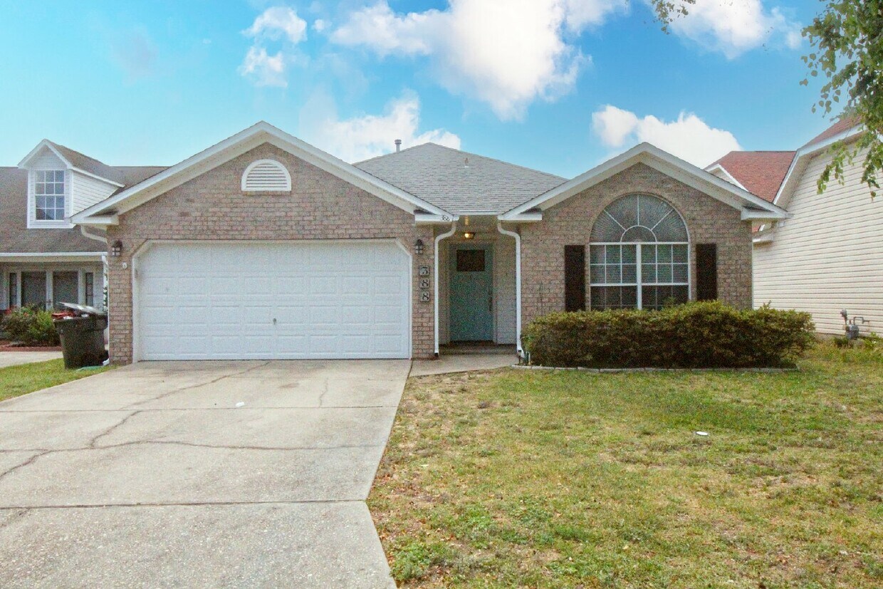 Primary Photo - Pet-Friendly Remodeled 3 bedroom 2 bathroo...