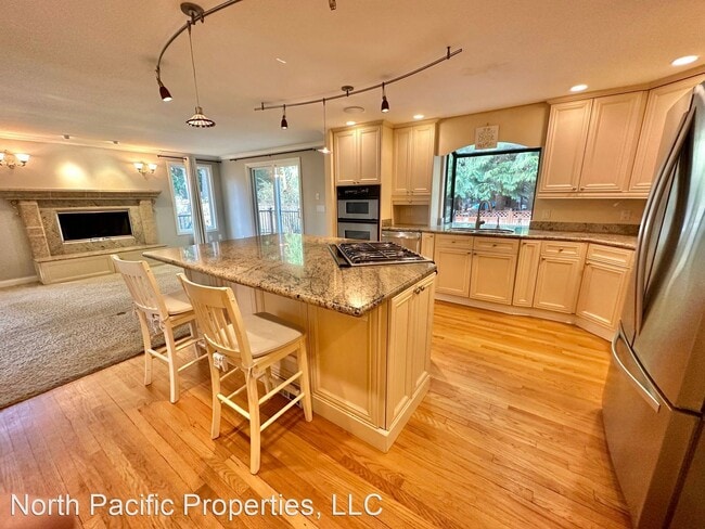 Building Photo - 5 br, 3.5 bath House - 18617 129th Ave NE