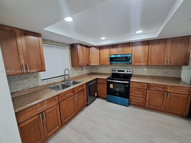 Building Photo - 5100 SW 90th Ave