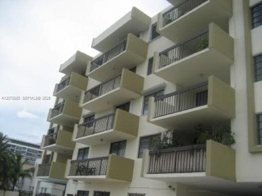 Foto del edificio - 6937 Bay Dr