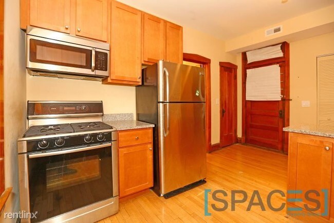 Building Photo - 3458 W Wrightwood Ave