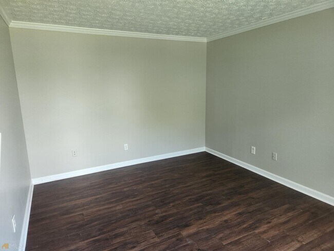 Building Photo - 2793 Brandon Lake Dr
