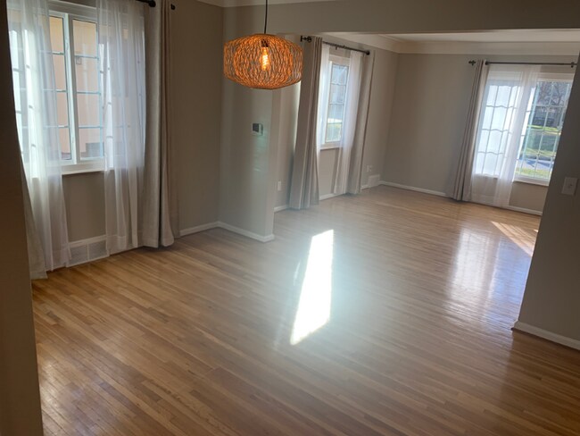 Building Photo - 2114 Brookdale Rd