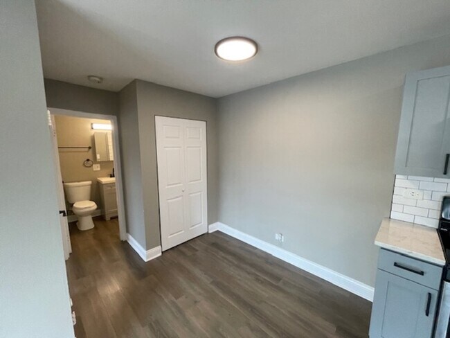 Building Photo - 21 N Dryden Pl