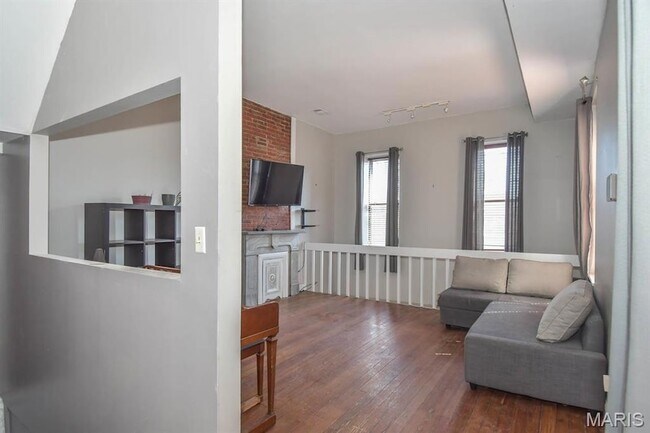 Building Photo - 2350 S 10th St