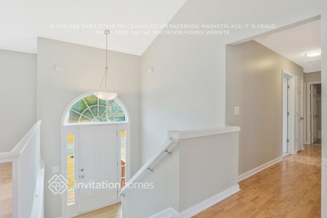 Building Photo - 390 Bass Way NW