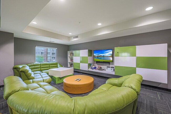 Foto del edificio - 5450 E Deer Valley Dr