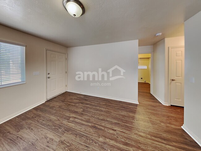 Foto del edificio - 7658 Snowy Owl Rd