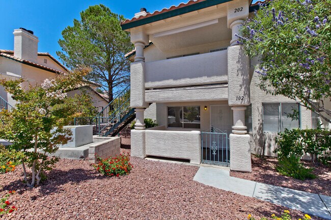 Foto del edificio - 7944 Decker Canyon Dr