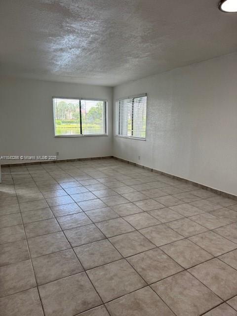 Foto del edificio - 153 Lakeview Dr