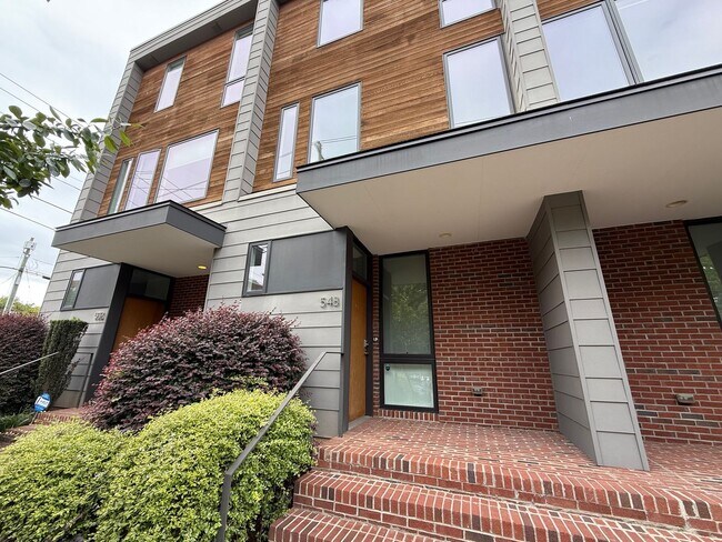 Foto del edificio - Premier 2BD, 2.5BA Downtown Raleigh Townho...