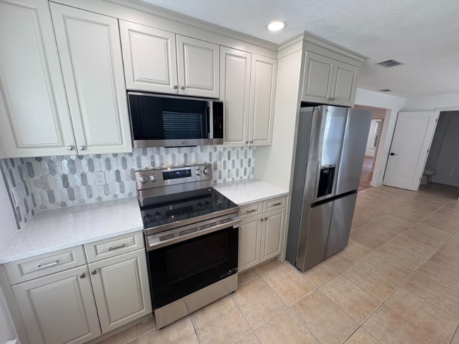 Building Photo - 2301 S San Jose Cir