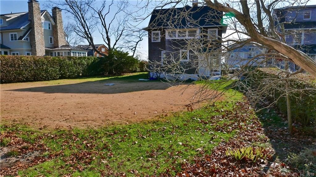 Primary Photo - 91 Middle Beach Rd