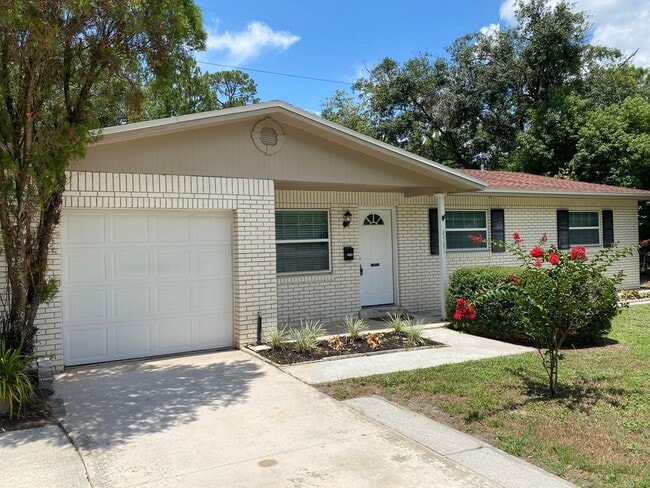 Photo - 4581 Praver Dr N House