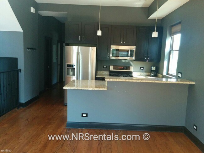 Building Photo - 2 br, 2 bath Apartment - 1701 N Campbell Ave