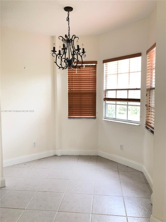 Foto del edificio - 16145 Emerald Cove Rd
