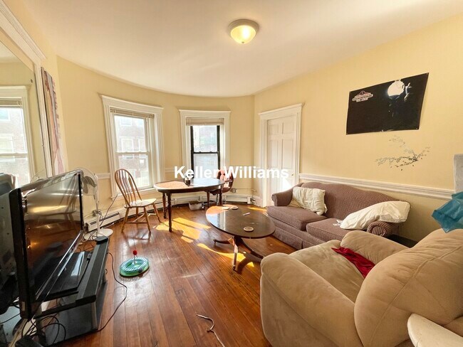 Building Photo - 60 Empire St