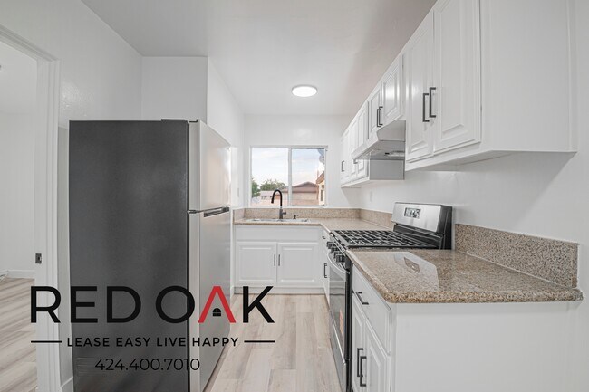 Foto del edificio - 15741 Blaine Ave