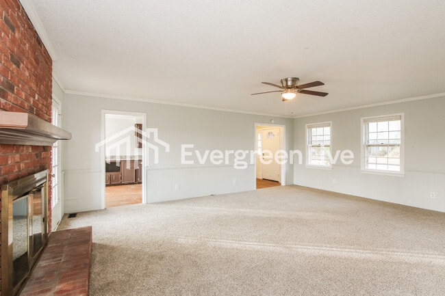 Foto del edificio - 213 Andover Cir