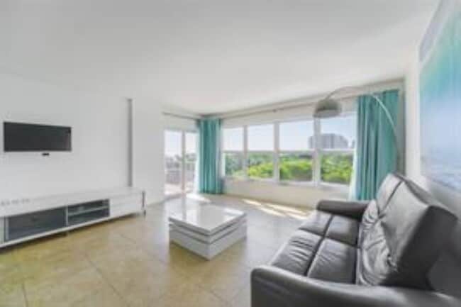 Foto del edificio - 3000 E Sunrise Blvd