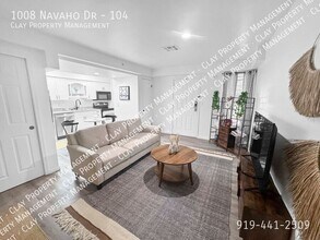 Building Photo - 1008 Navaho Dr