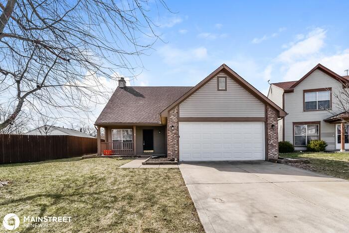Primary Photo - 1051 Mosswood Cir, Franklin, IN 46131