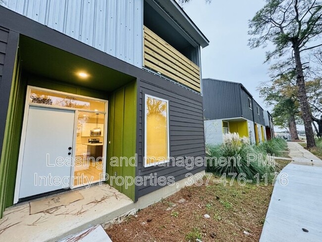 Foto del edificio - 136 Greentree Dr