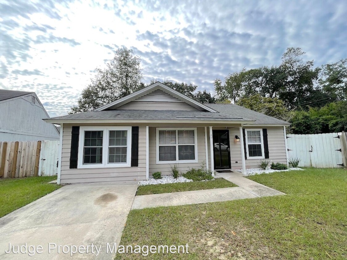 Primary Photo - 3 br, 2 bath House - 45 Quail Forest Drive