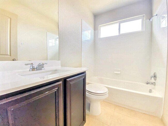 Building Photo - 723 Spectrum Dr