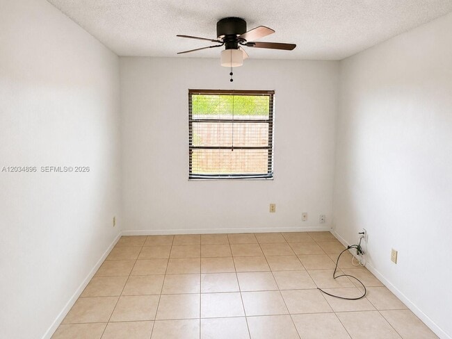 Building Photo - 3819 SW 69th Ave