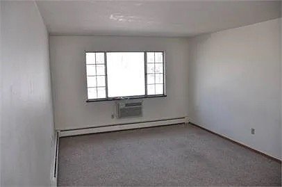 Foto del edificio - 230 N Douglas St